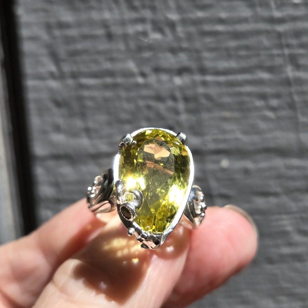17k pear cut Lemon Quartz 🍋 & green 💚 sapphire sterling & white goldring sz8.5 - Picture 12 of 14